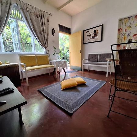 Idor Holidays Sri Jayewardenepura Kotte Exterior photo