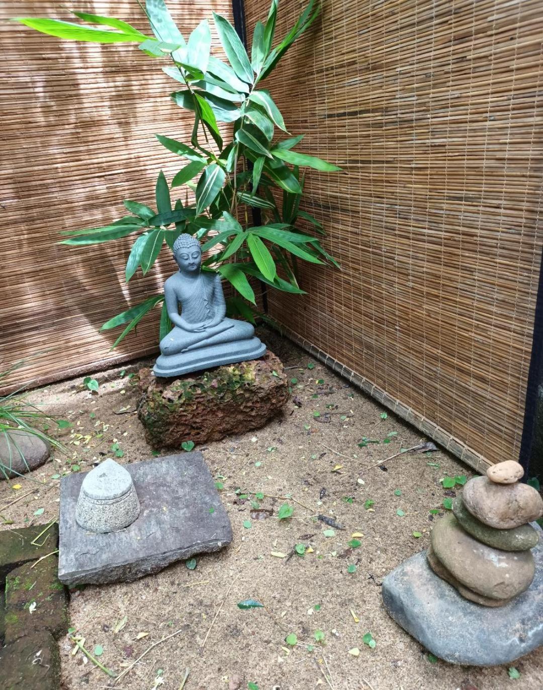 Idor Holidays Sri Jayewardenepura Kotte Exterior photo